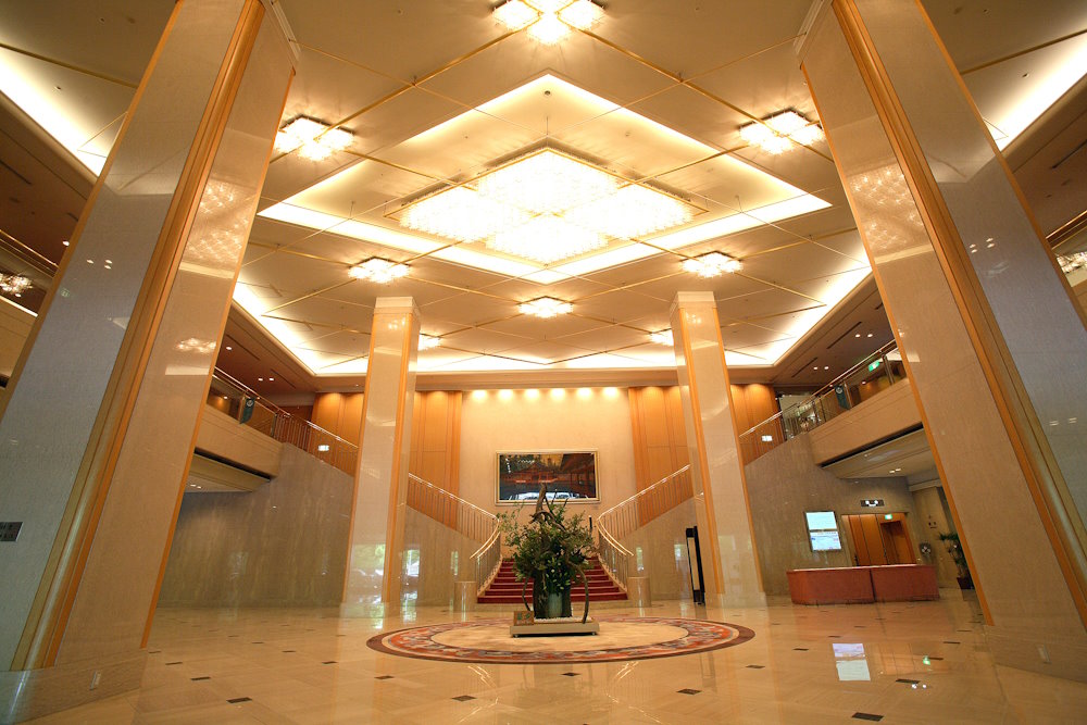 wa sakura - japon - tourisme - voyage - hébergement - hôtel - rihga royal hotel hiroshima - lobby