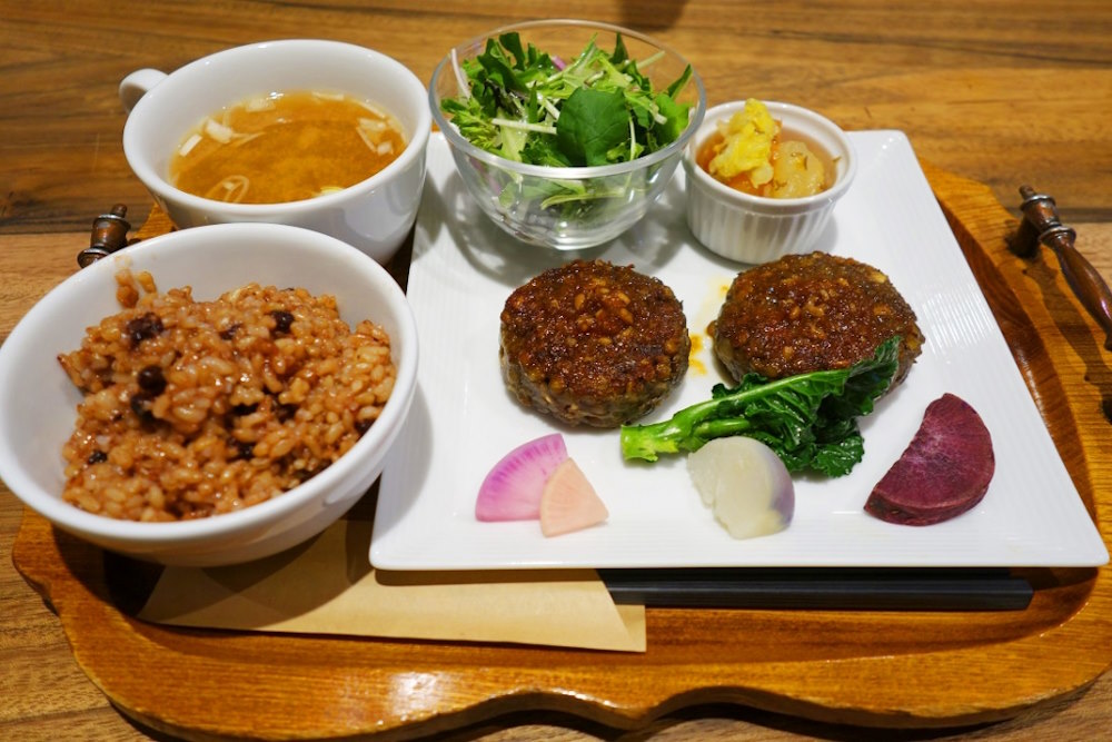 WA SAKURA - Japon - Cuisine japonaise - Organic Café Kissa Saeki - Hiroshima