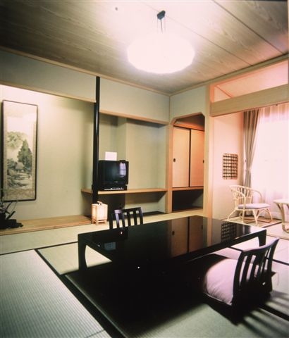 ryotei yamanoi matsue shimane hôtel auberge japon sources chaudes chambre tatami traditionnel forêt bambou